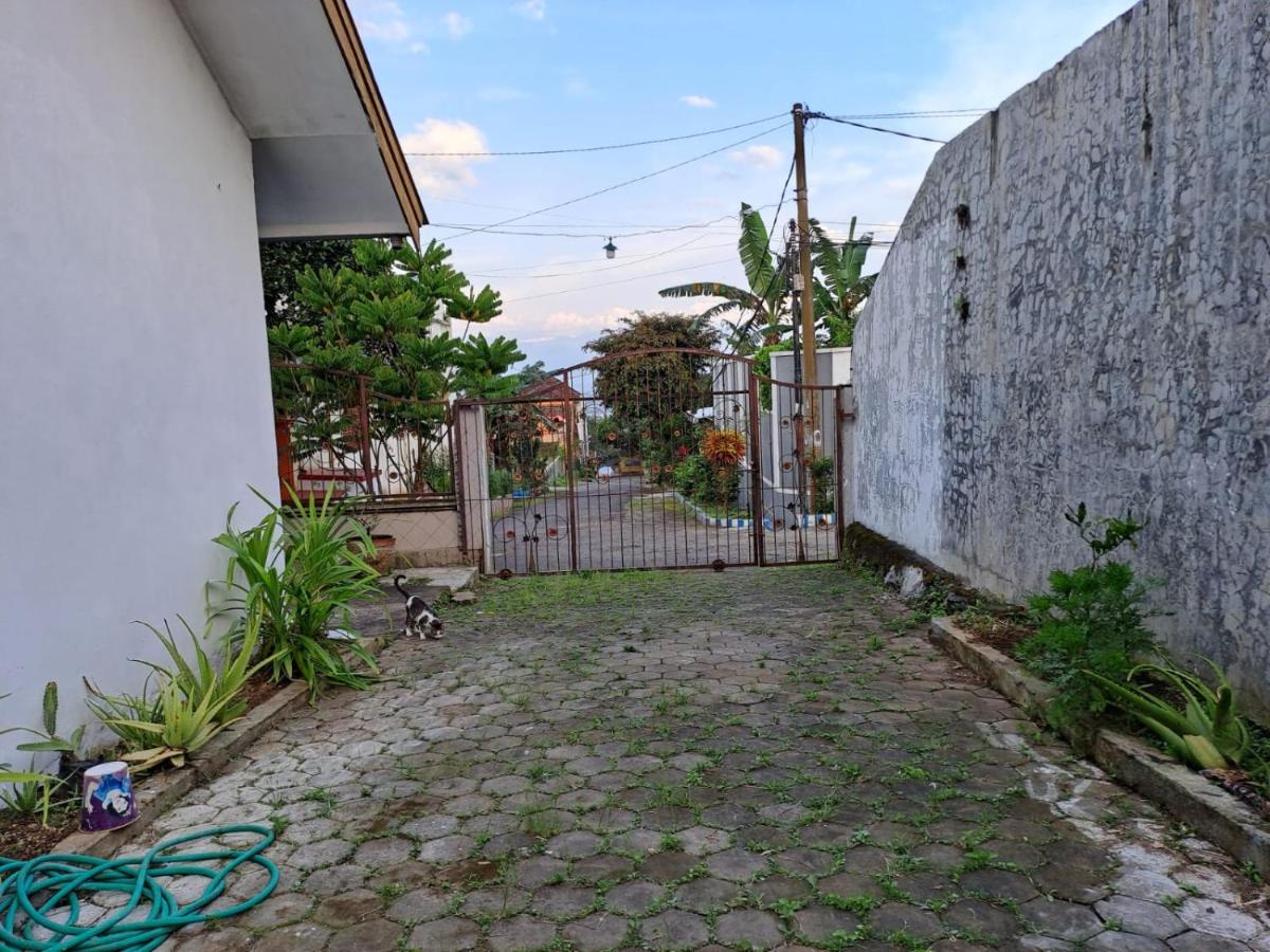 Indo Homestay Маланг Екстер'єр фото